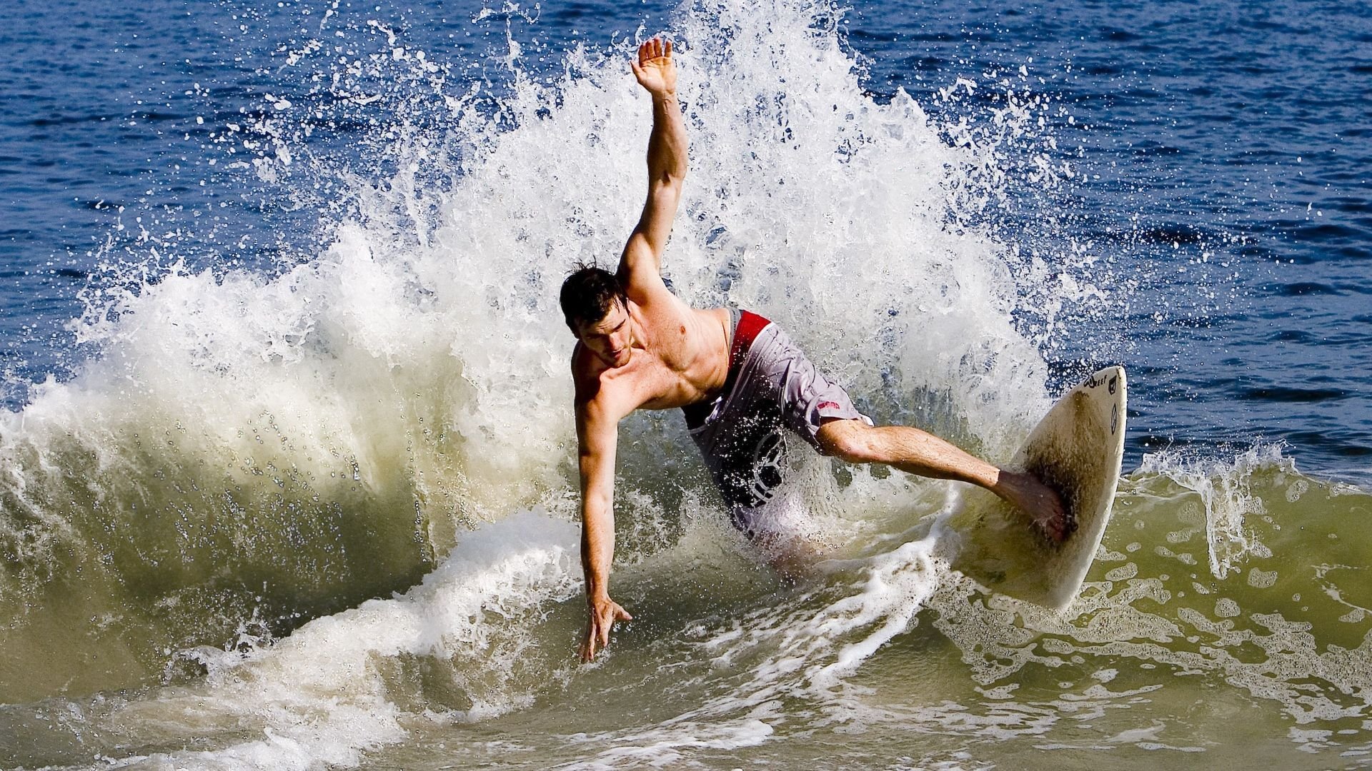 罗德里戈爆发撕裂防线，威尔士单节狂飙击溃丹麦童话