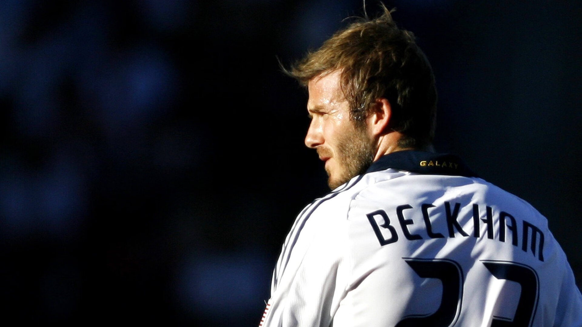 开云体育在线-梅西的黄昏，当德国战车碾过曼城，一位球王如何完成最后的加冕