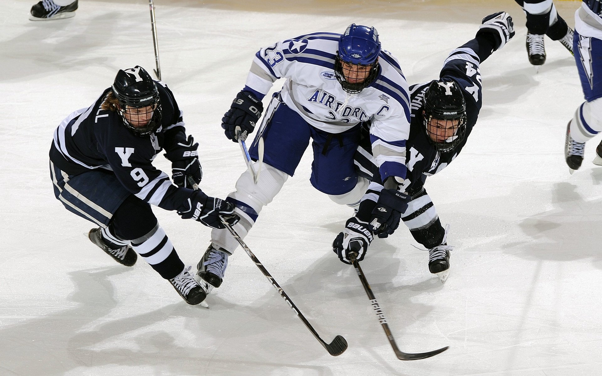 年度焦点之战之夜，当利拉德撕碎寂静，篮球之神在波特兰睁眼